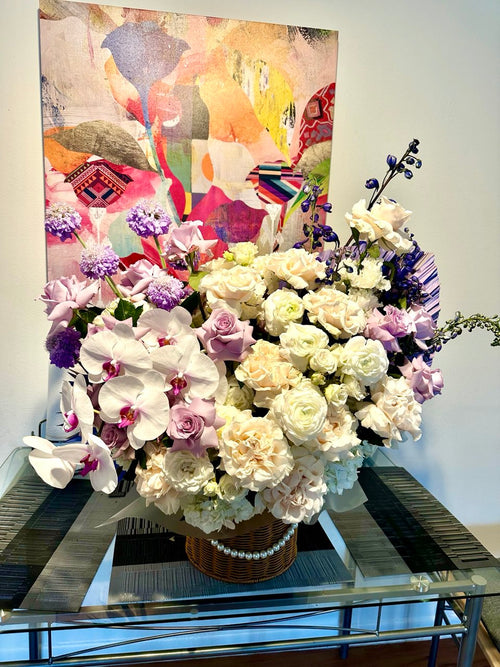 Flower arrangement "Christie Basket"