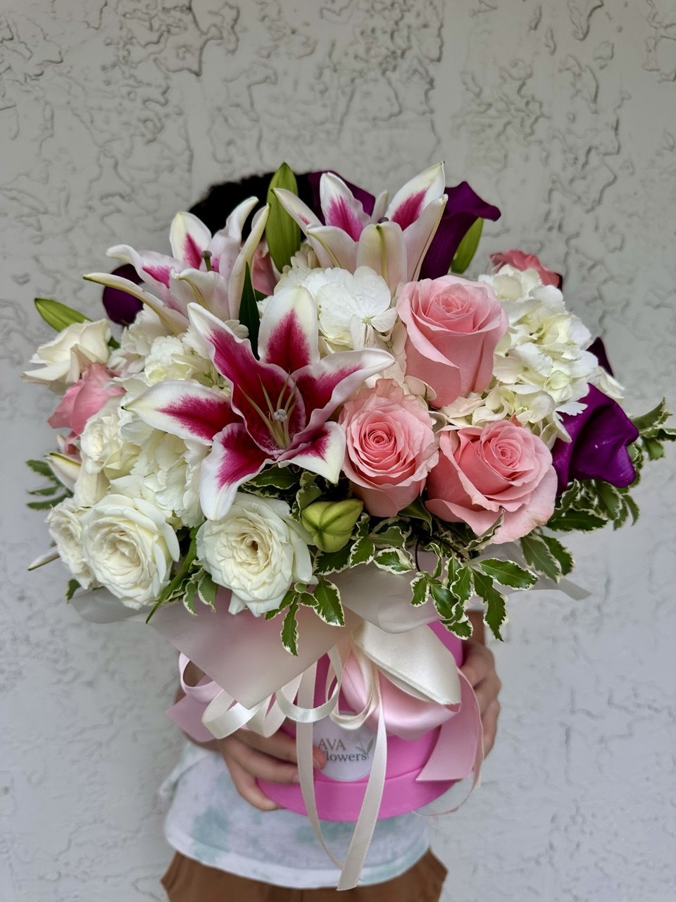 Flower arrangement "Fresh Lily Fragrance"