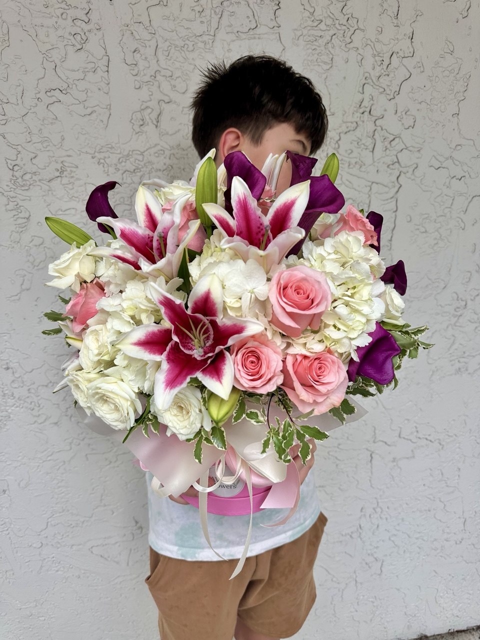 Flower arrangement "Fresh Lily Fragrance"
